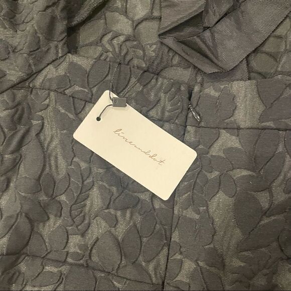 Line + Dot
Delilah Peplum Top  - Picture 10 of 12